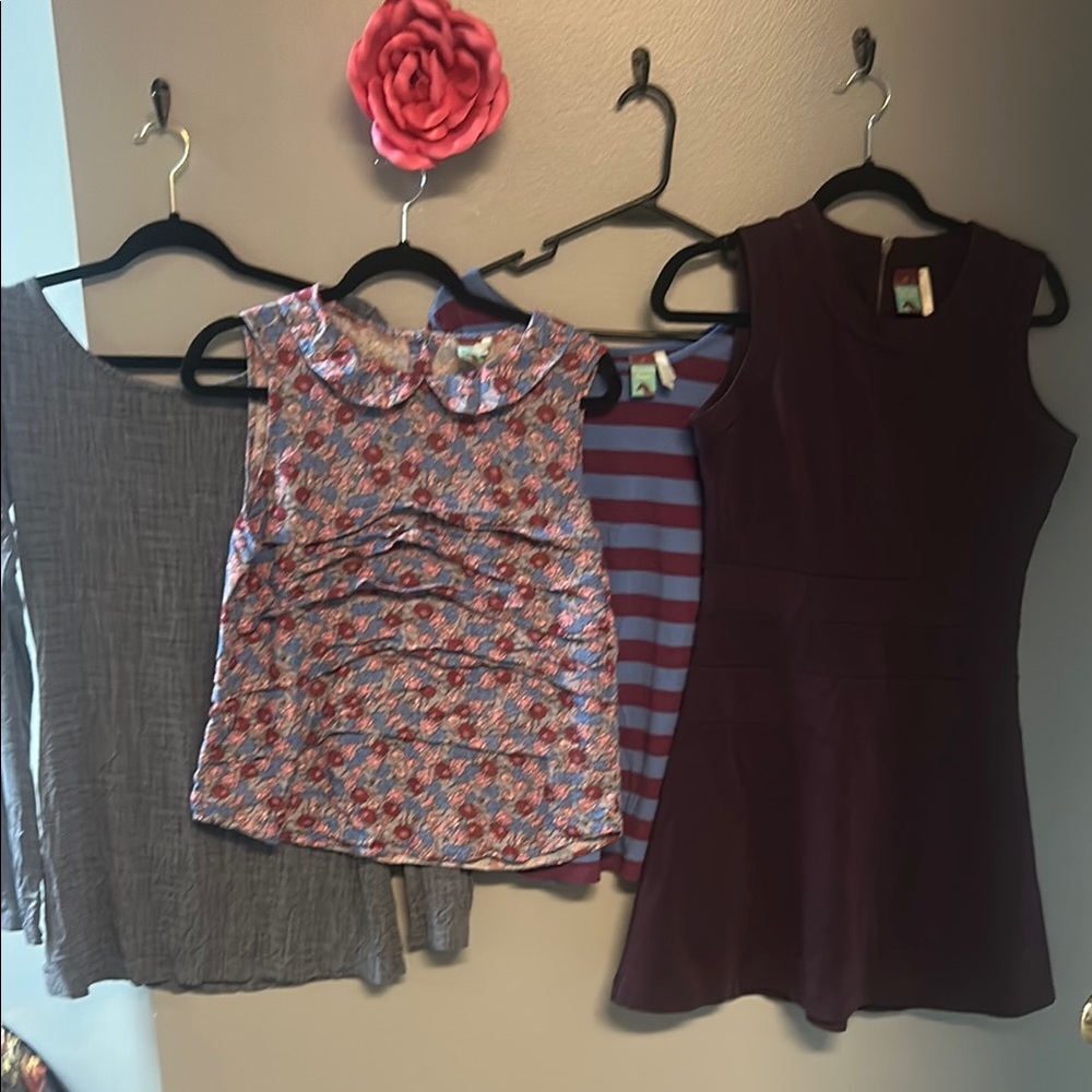 Matilda Jane Gray Ruched Sleeveless Blouse